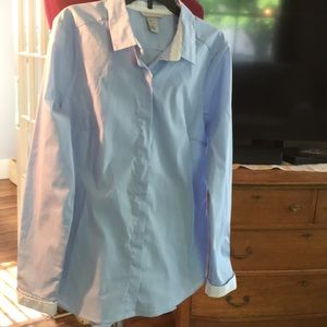 VERY NICE H&M HIDDEN BUTTON DOWN DRESS SHIRT.